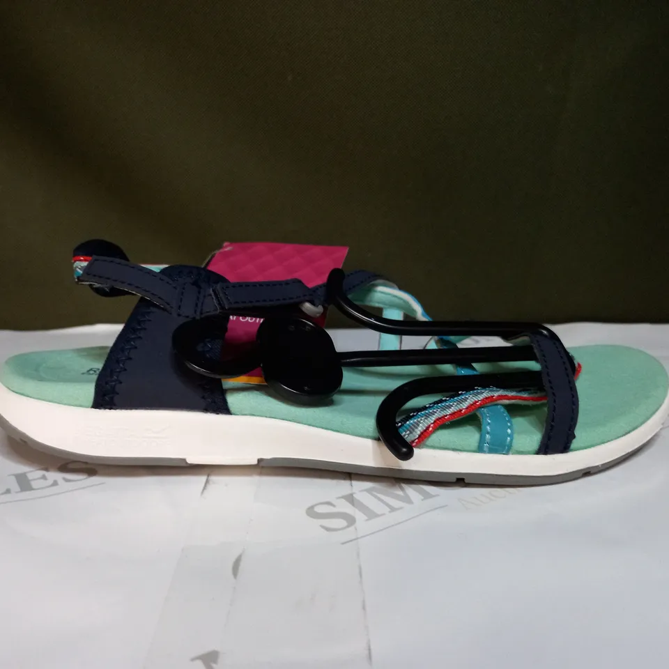 REGATTA LADY SANTA ROMA SANDALS SIZE 6