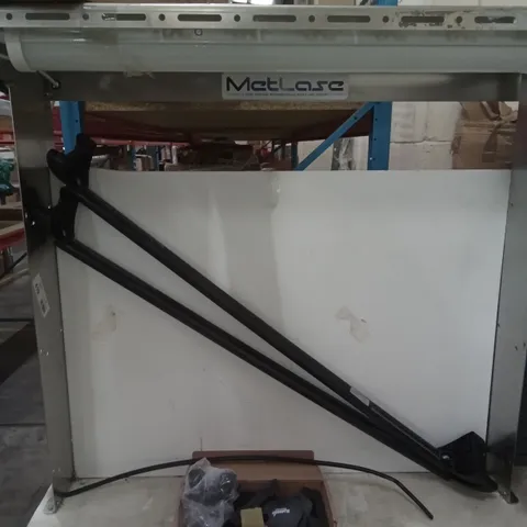 BOXED PREMIUM MULTIFIT STEEL ROOF BARS