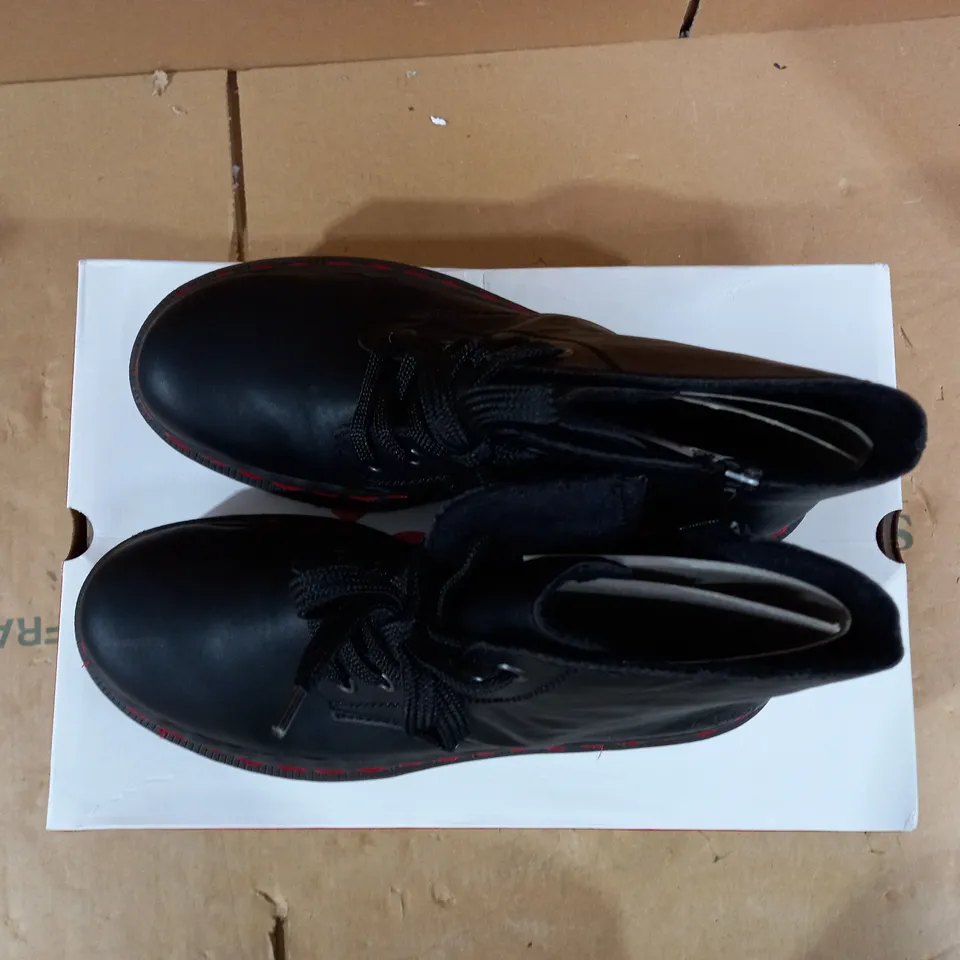 RIEKER LACE UP ANKLE BOOTS BLACK - SIZE 6.5