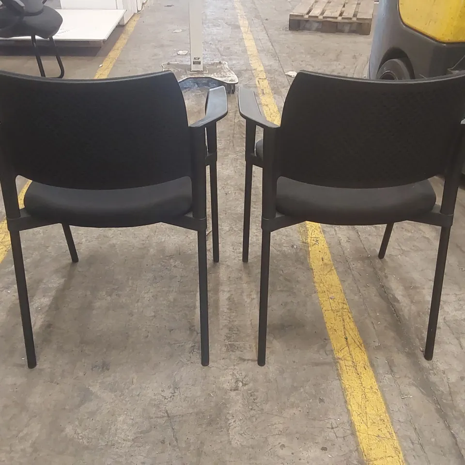 PAIR OF BLACK UPHOLSTERED OFFICE CHAIRS