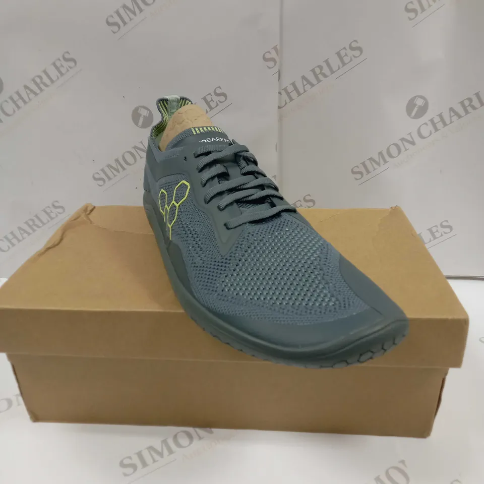 BOXED PAIR OF VIVO BAREFOOT GEO RACER KNIT MENS TRAINERS IN BALSAM GREEN UK SIZE 11