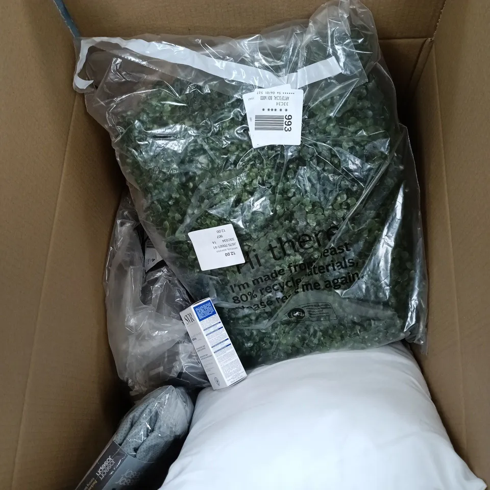 BOX OF APPROXIMATELY 15 ASSORTED ITEMS TO INCLUDE SVR MOISTURISER, JOSEPH JOSEPH IRON BOARD COVER, ARTIFICIAL GARDEN PANEL ETC