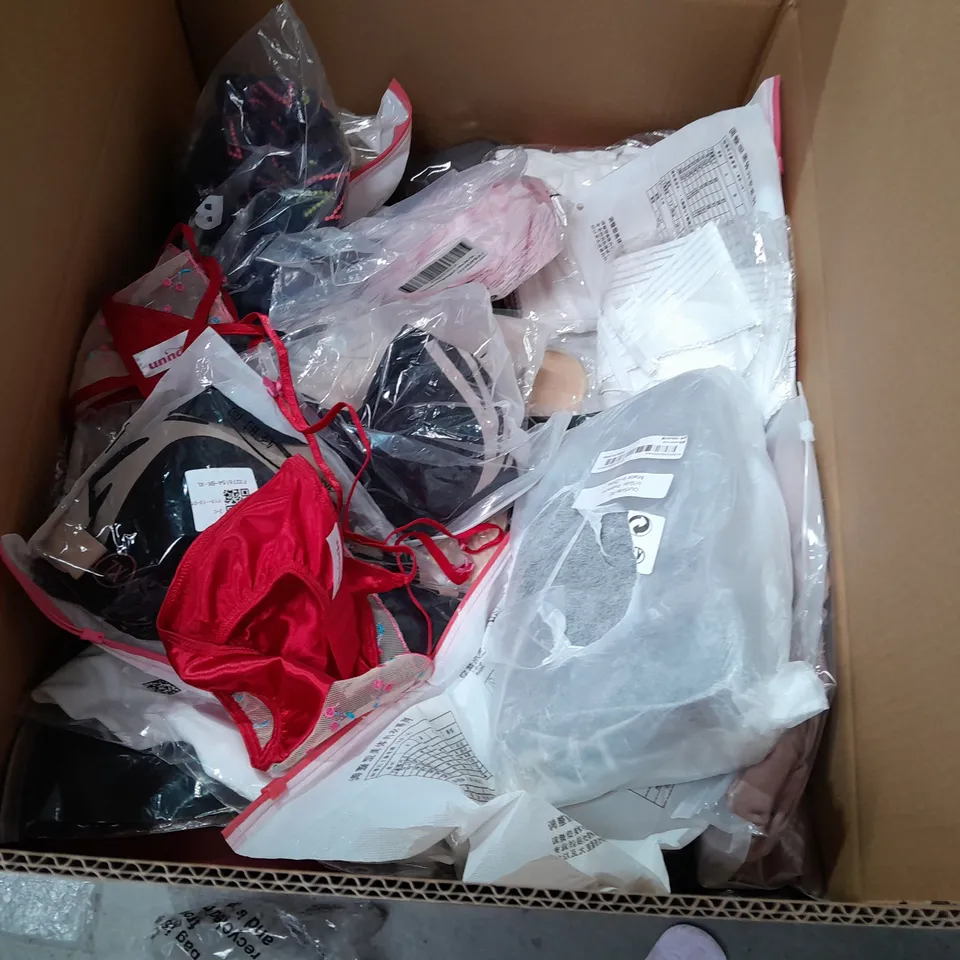 LARGE QUANTITY OF ASSORTED BAGGED CLOTHING ITEMS TO INCLUDE BODEN, BOOHOO AND LONGHAMP