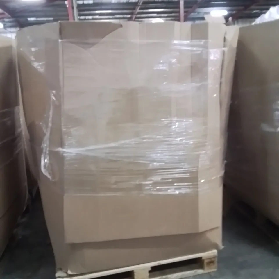 PALLET CONTAINING LARGE QUANTITY OF PILLOWS