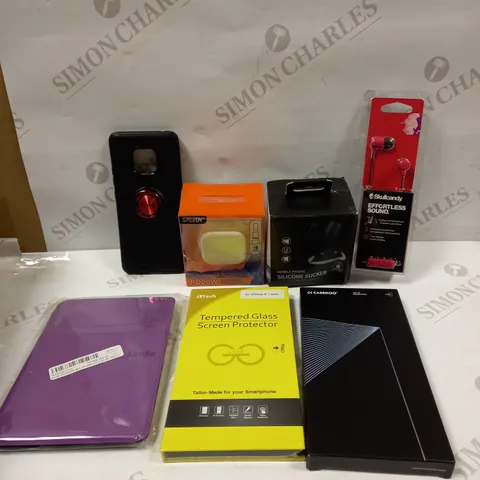 BOX OF APPROXIMATELY 15 ASSORTED MOBILE PHONE ACCESSORIES TO INCLUDE SKULLCANDY EARPHONES, CASEKOO IPHONE CASE, FAST CHARGE USB CHARGING PLUG ETC