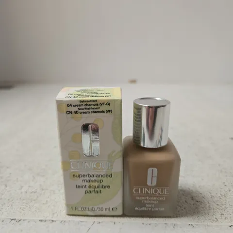 CLINIQUE SUPERBALANCED MAKEUP FOUNDATION – 30 ML, SHADE CREAM CHAMOIS (CN 40)