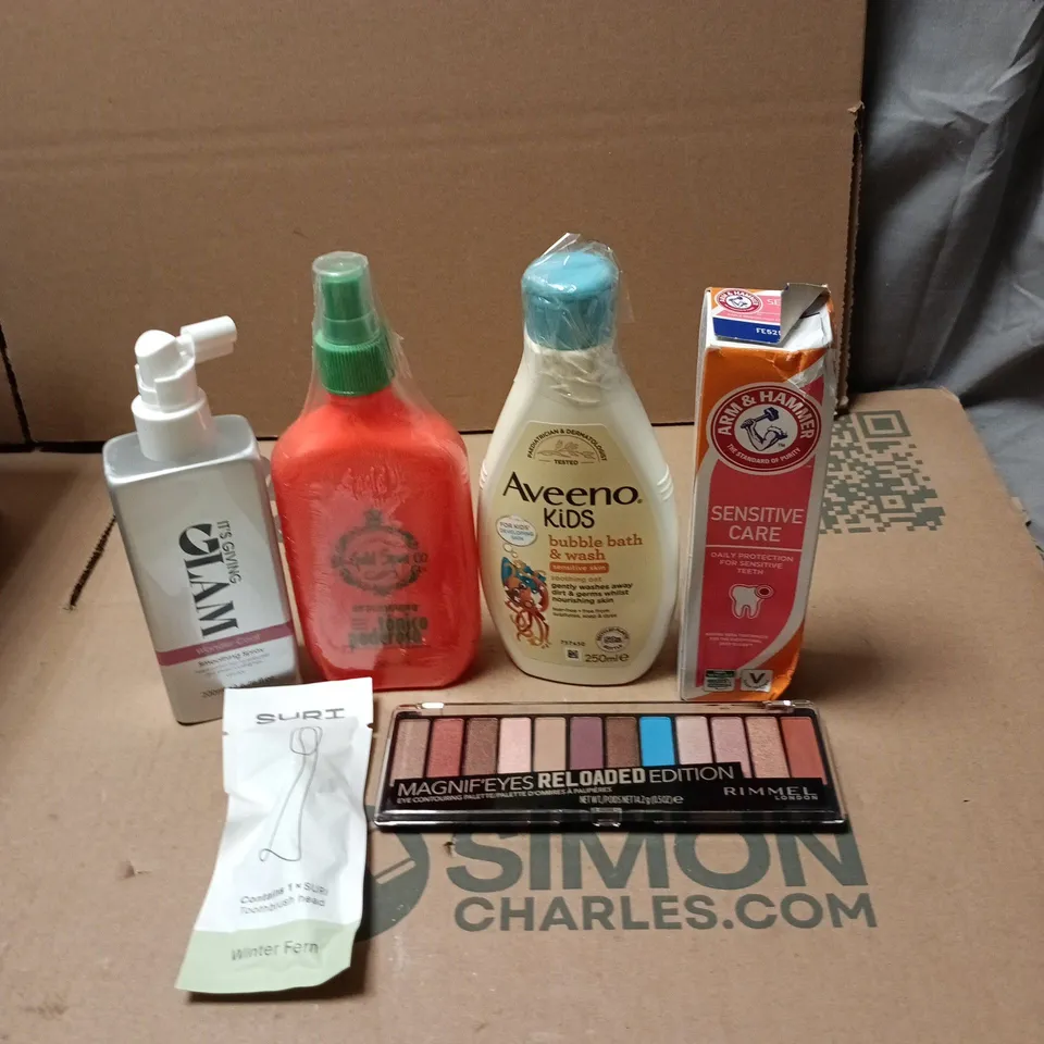 APPROXIMATEY 20 ASSORTED HEALTH AND BEAUTY PRODUCTS TO INCLUDE - AVEENO KIDS BUBBLE BATH & WASH - ARM & HAMMER SENSITIVE TOOTHPASTE AND RIMMEL EYESHADOW PALETTE