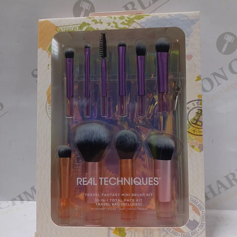 SEALED REAL TECHNIQUE TRAVEL FANTASY MINI BRUSH KIT