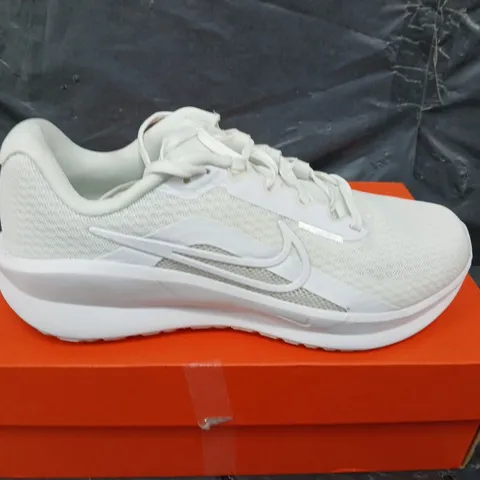 BOXED PAIR OF NIKE DOWNSHIFTER 13 - WOMENS - UK SIZE 4