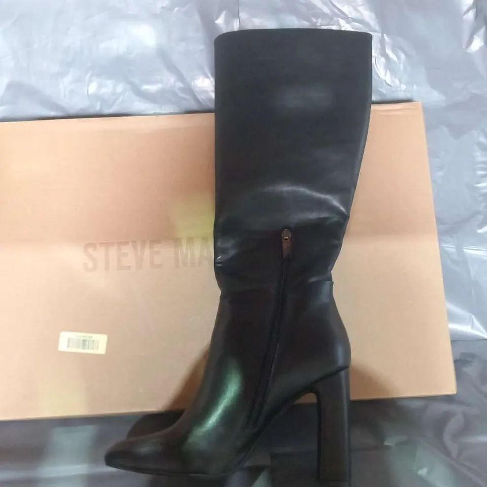 BOXED STEVE MADDEN BLACK KNEE HIGH BOOTS