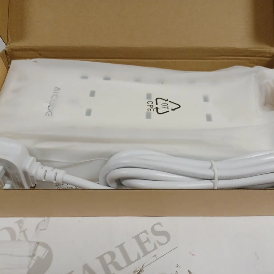 BOXED MULTI FUNCTIONAL POWER STRIP