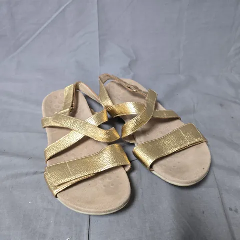 VIONIC LADIES RES RAYA SANDALS - GOLD - SIZE 5.5