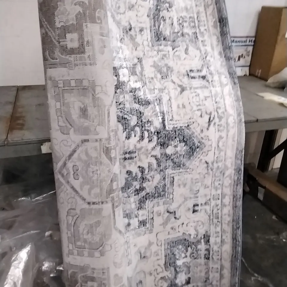 BRAND NEW SURYA TUSCANY AREA RUG // SIZE: 6'7" X 9'6"