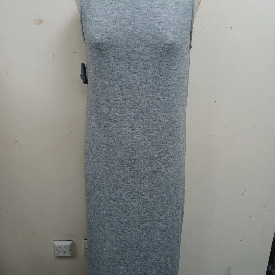 PULL & BEAR SLEEVELESS MAXI DRESS IN GREY - M