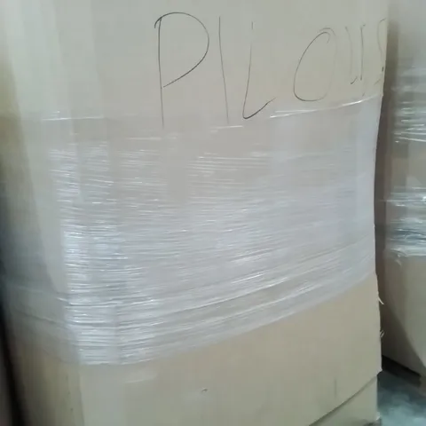PALLET CONTAINING A LARGE QUANTITY OF PILLOWS