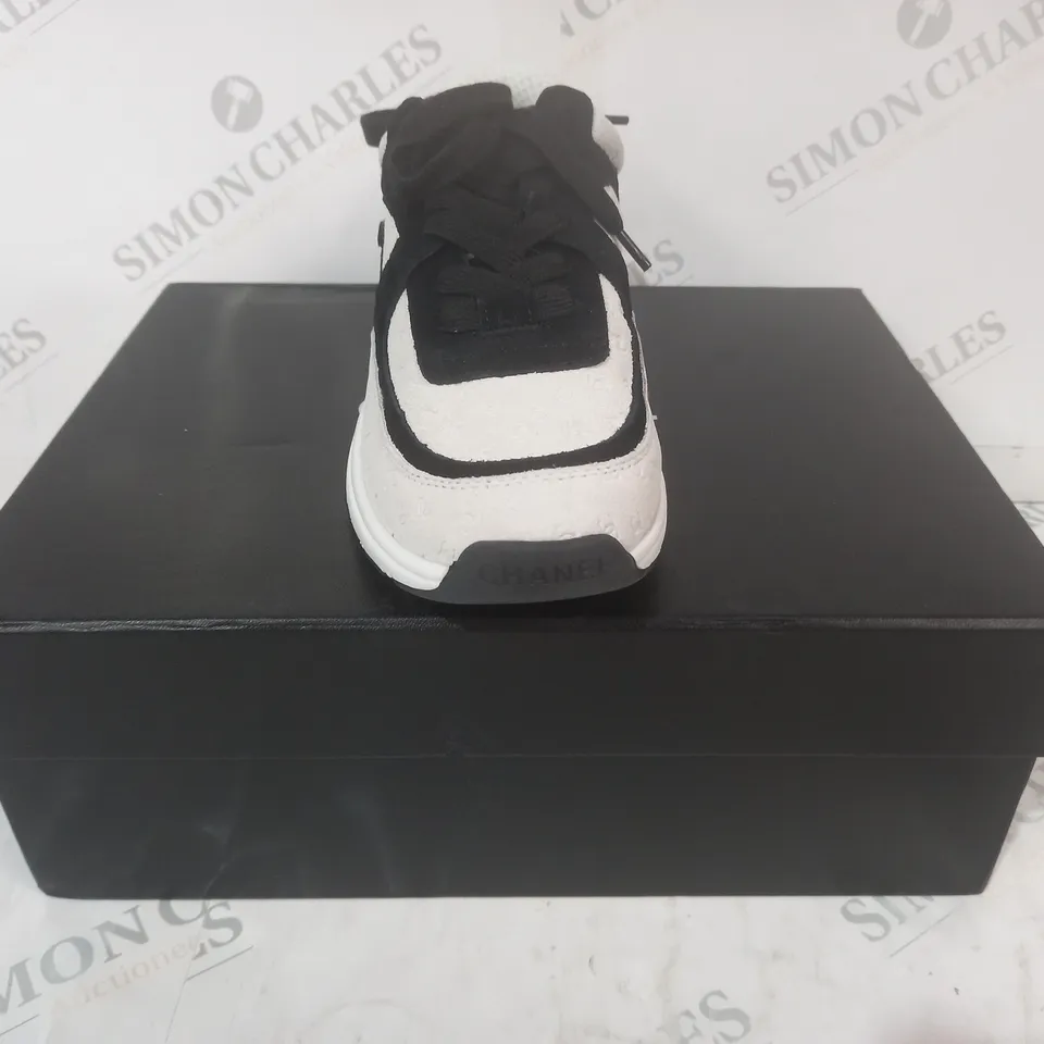 BOXED PAIR OF CHANEL SHOES IN BLACK/WHITE EU SIZE 37