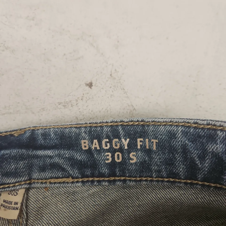 NEXT MEN'S BAGGY FIT DENIM JEANS, WAIST 30IN, INSIDE LEG 29IN (30S)