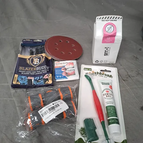 APPROXIMATELY 20 ASSORTED HOUSEHOLD PRODUCTS TO INCLUDE WASHING UP LIQUID, DENTURE SET, BLAZER PROTECTOR ETC 