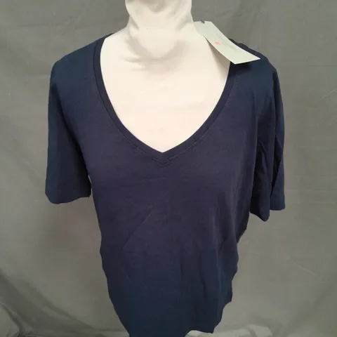 SWEATY BETTY ESSENTIAL V-NECK T-SHIRT IN NAVY BLUE SIZE M