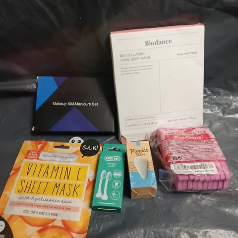 APPROXIMATELY 15 ASSORTED HEALTH & BEAUTY PRODUCTS TO INCLUDE COLLAGEN SHEET MASK, MANICURE SET, NAIL FILE SET ETC 