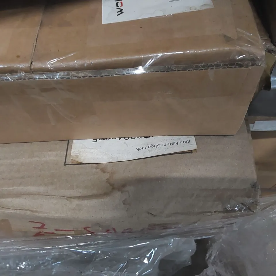 PALLET CONTAINING A LARGE QUANTITY OF ASSORTED FURNITURE ITEMS INCLUDING: RUGS, SHOE RACK, VINYL FLOORING ECT