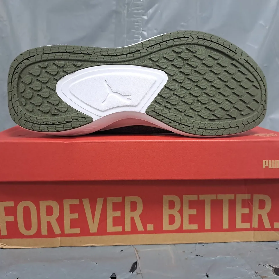 BOXED PAIR OF PUMA SKYROCKET LITE ENGINEERED TRAINERS IN DARK OLIVE SIZE UK 8