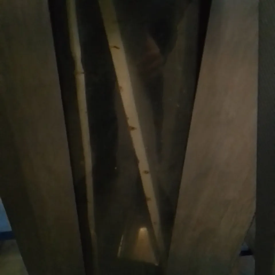 LINCAT ELECTRIC COUNTER-TOP PIZZA OVEN, SINGLE DECK WITH STAND, MODEL: PO430