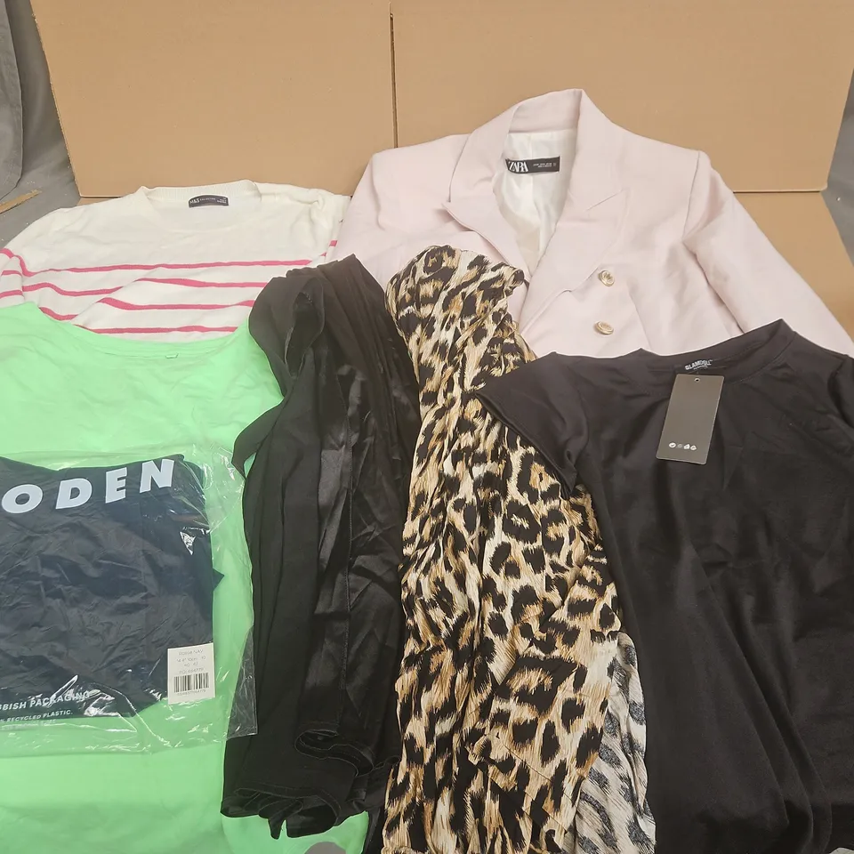 LARGE QUANTITY OF ASSORTED CLOTHING ITEMS TO INCLUDE ZARA, M&S AND BODEN IN VARIOUS SIZES