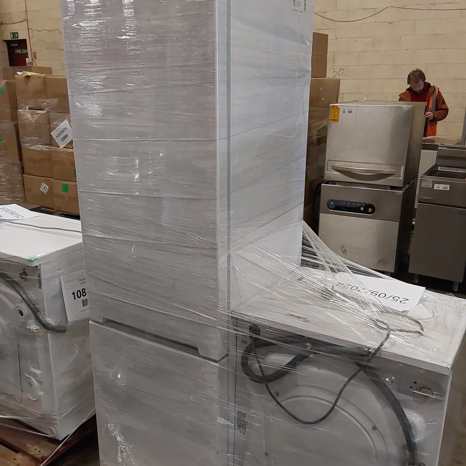 PALLET OF RUSSELL HOBBS 7030 279L 180CM HIGH FRIDGE IN WHIT AND HOOVER H-WASH 500 FREESTANDING WASHING MACHINE