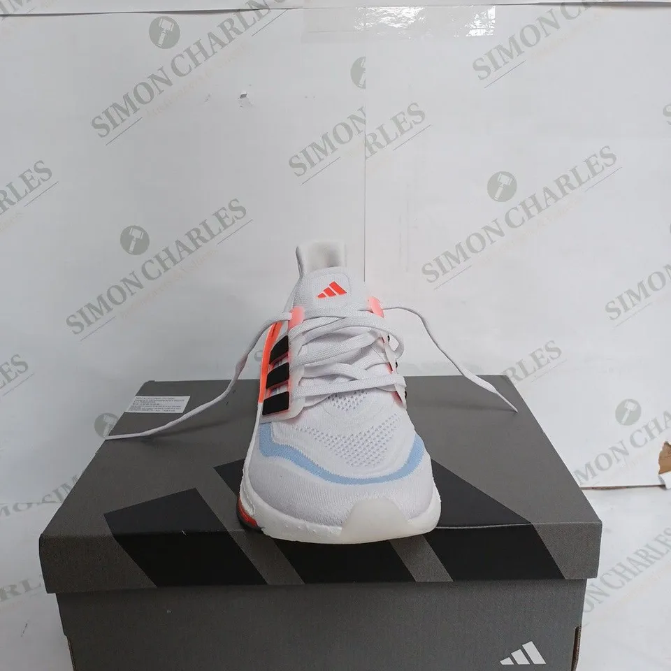 ADIDAS ULTRABOOST LIGHT RUNNING SHOES IN WHITE & BLACK - UK 6 1/2 