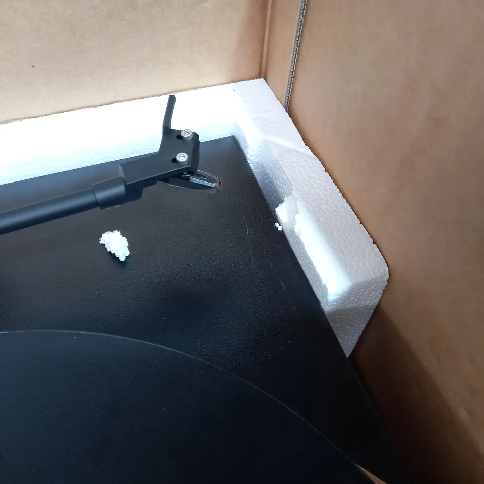 BOXED PRO-JECT PRIMARY E TURNTABLE