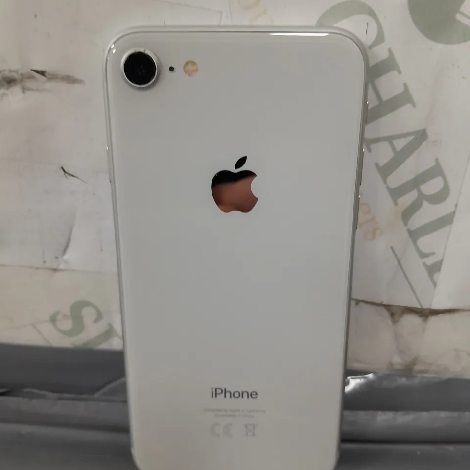 APPLE IPHONE 8 IN WHITE 