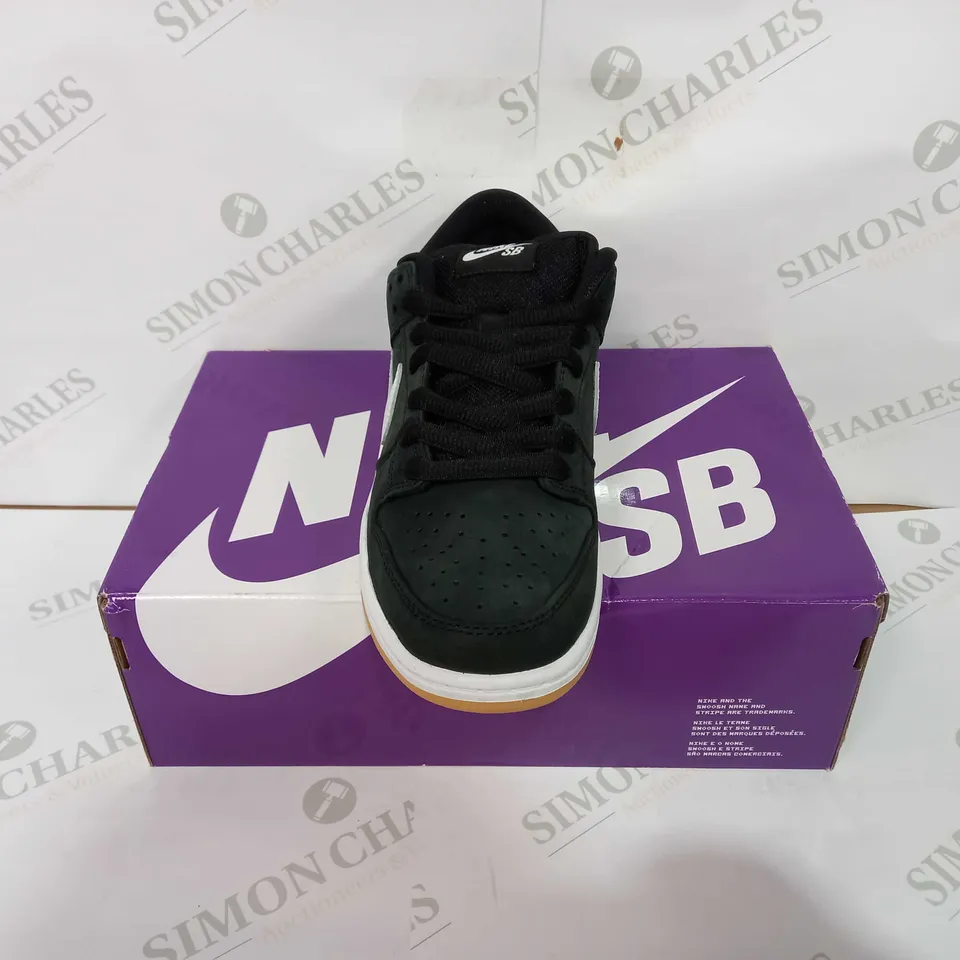NIKE SB DUNK LOW PRO - UK 7