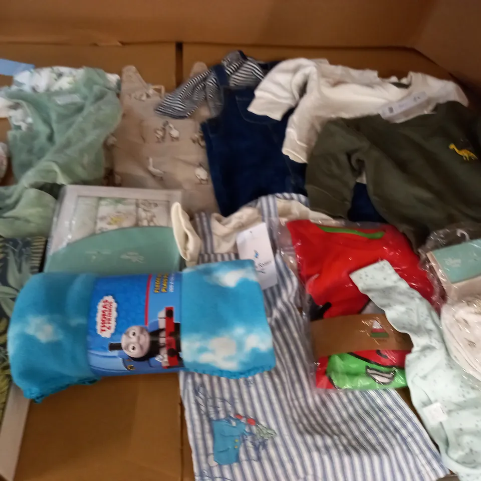 LARGE QUANTITY OF ASSORTED KIDS CLOTHING ITEMS 
