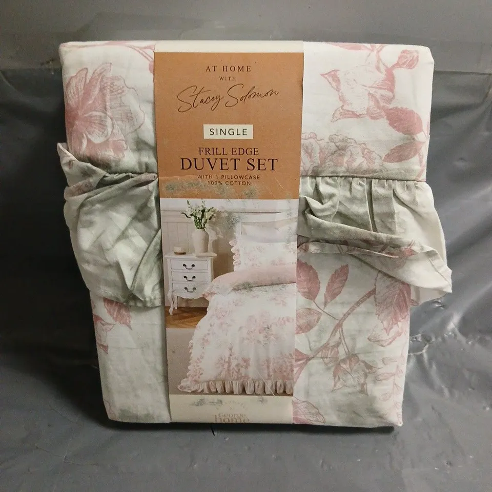 STACEY SOLOMON FRILL EDGE DUVET SET IN PINK FLORAL SIZE SINGLE
