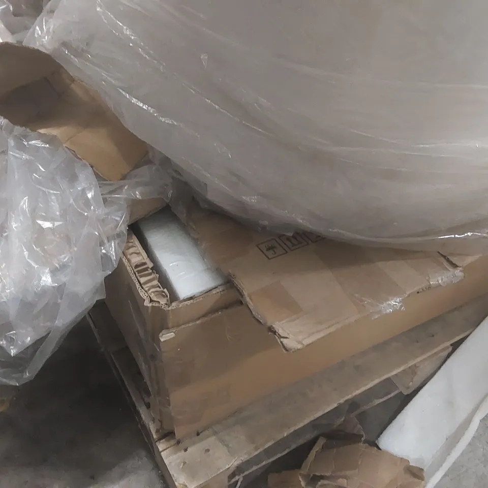 PALLET CONTAINING BATH TUB ND CONSOLE TABLE PARTS