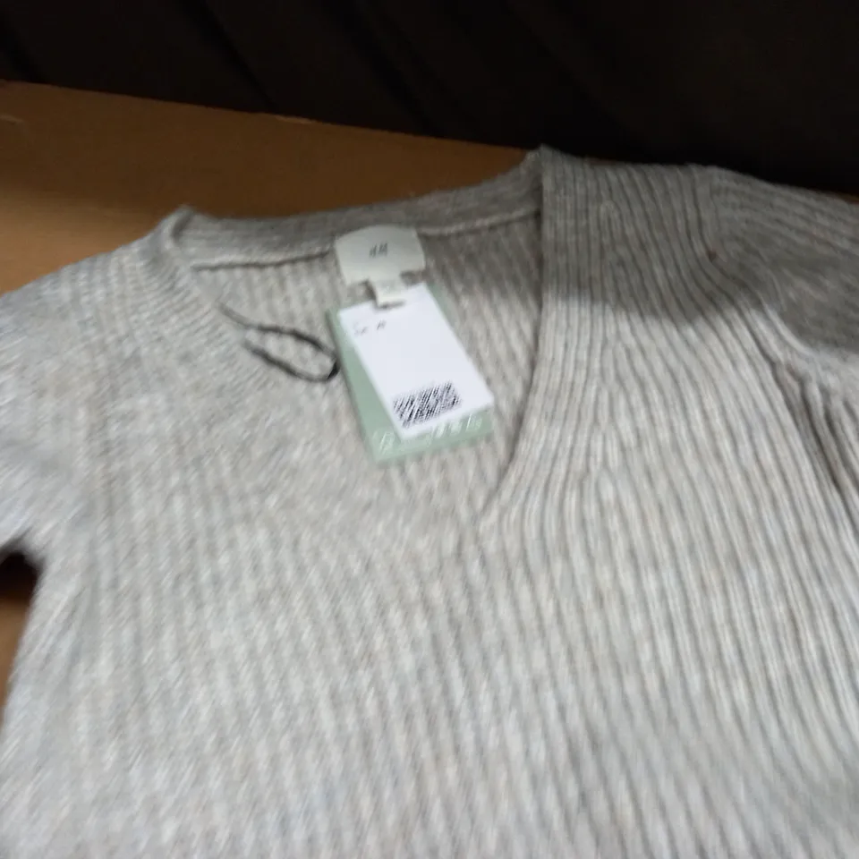 H&M KNITTED DRESS IN NATURAL - XS