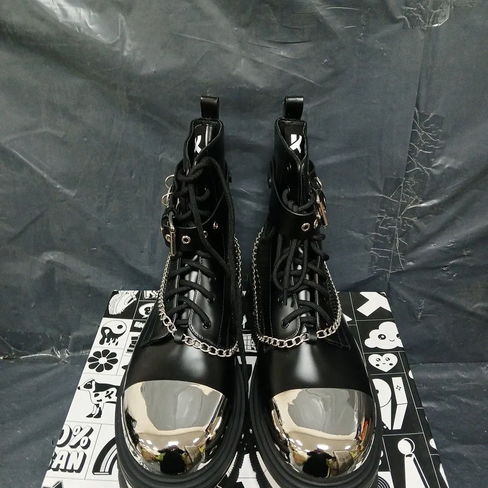 BOXED PAIR OF KOI MENS HARDWARE PLATFORM BOOTS - UK SIZE 11