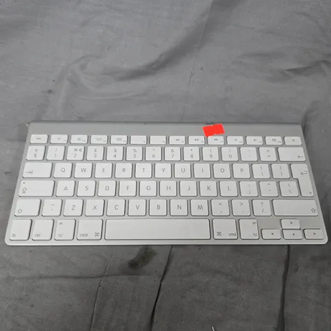 APPLE WIRELESS KEYBOARD (MAGIC KEYBOARD) – WHITE