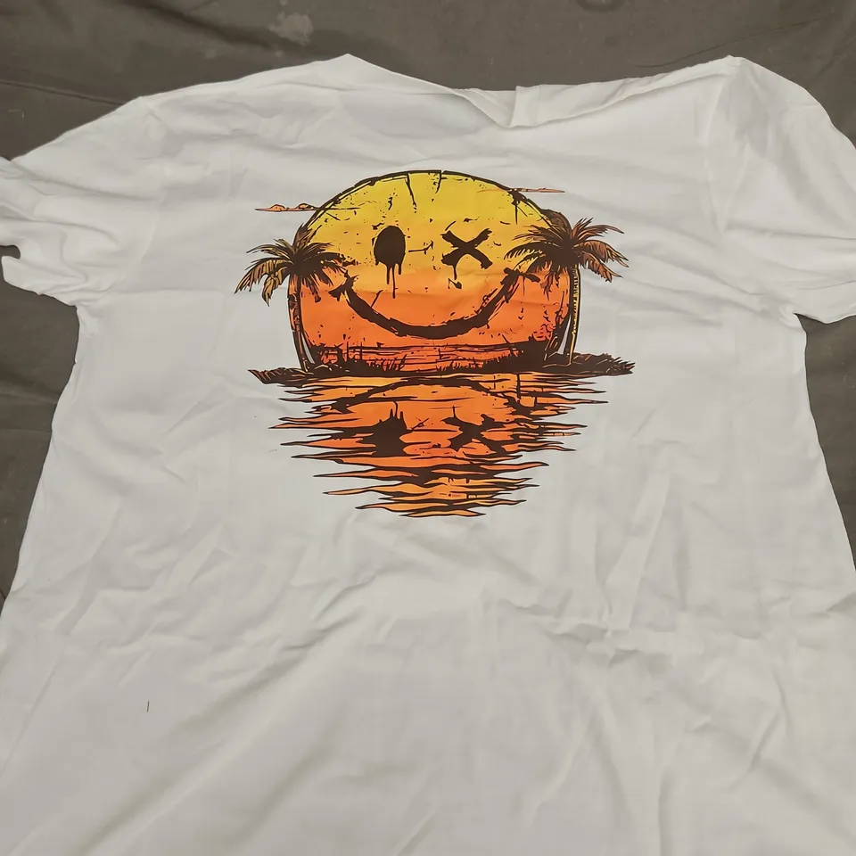 RELENTLESS GEAR PREMIUM FIT TEE – WHITE – UK SIZE LARGE (L)