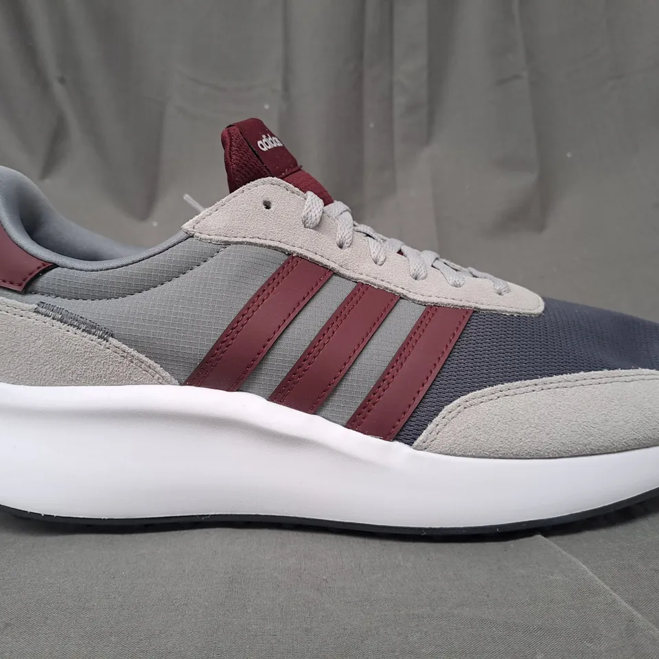 BOXED PAIR OF ADIDAS RUN 70S SHOES IN MULTICOLOUR UK SIZE 11