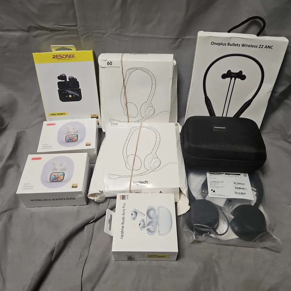 APPROXIMATELY 12 ASSORTED HEADPHONES AND EARPHONES TO INCLUDE LOGITECH 960 USB HEADSET, ONEPLUS BULLETS WIRELESS Z2 ANC, REALME BUDS AIR6 PRO, ETC