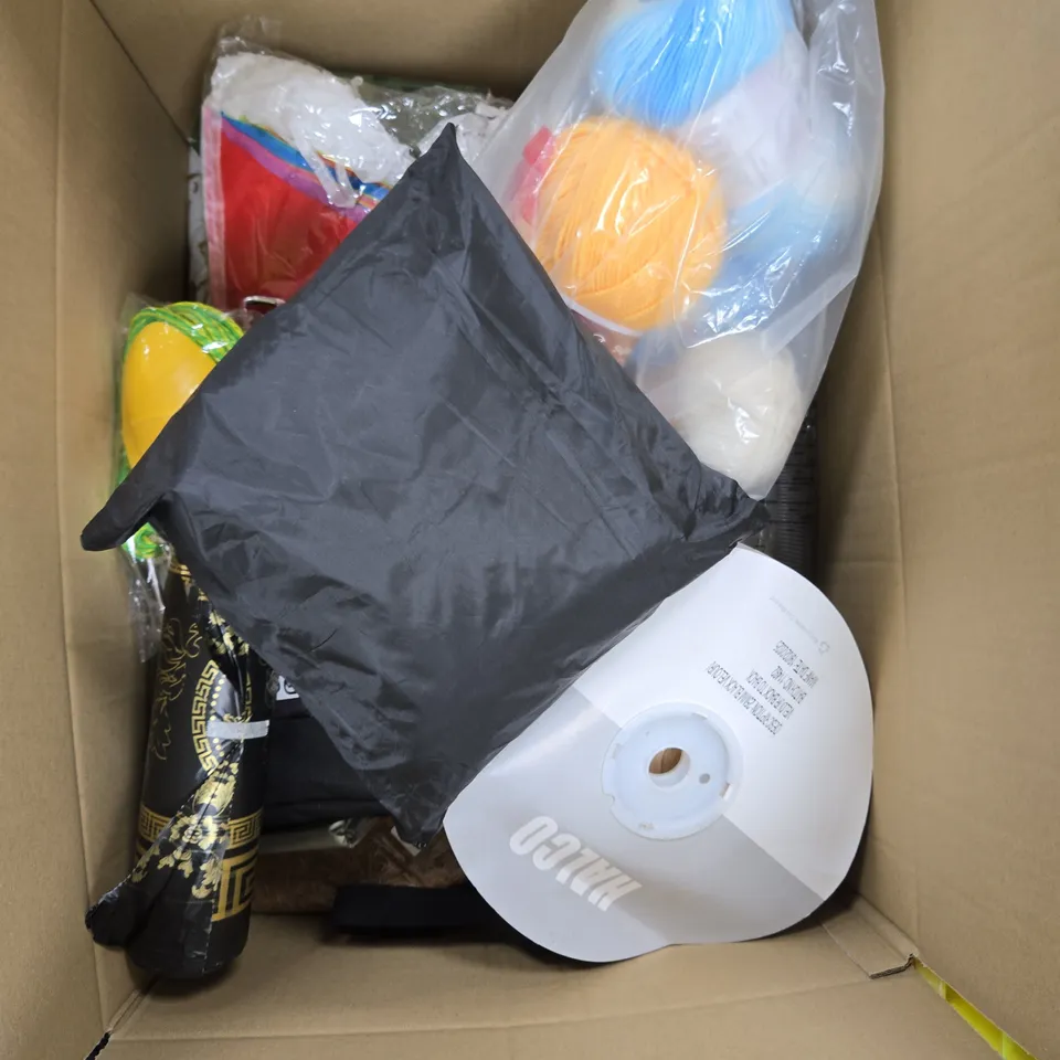APPROXIMATELY 15 ASSORTED HOUSEHOLD PRODUCTS TO INCLUDE BIN BAGS, STORAGE BAGS, YARN ETC 