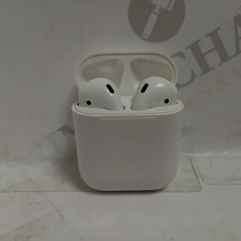 APPLE AIRPODS
