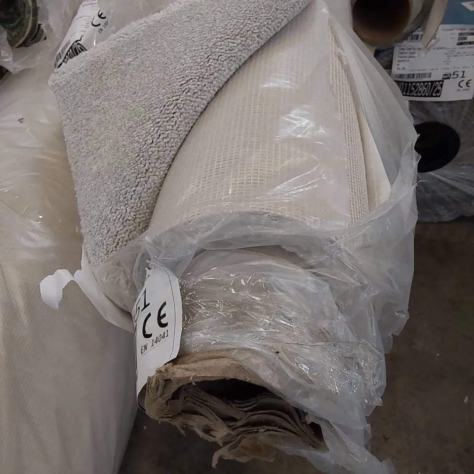 ROLL OF QUALITY ADDICTION CLAY CARPET // SIZE: APPROX. 5 X 3.3m