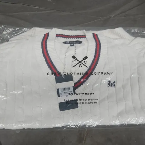 CREW CLOTHING COMPANY CABLE KNIT JUMPER – UK SIZE 16