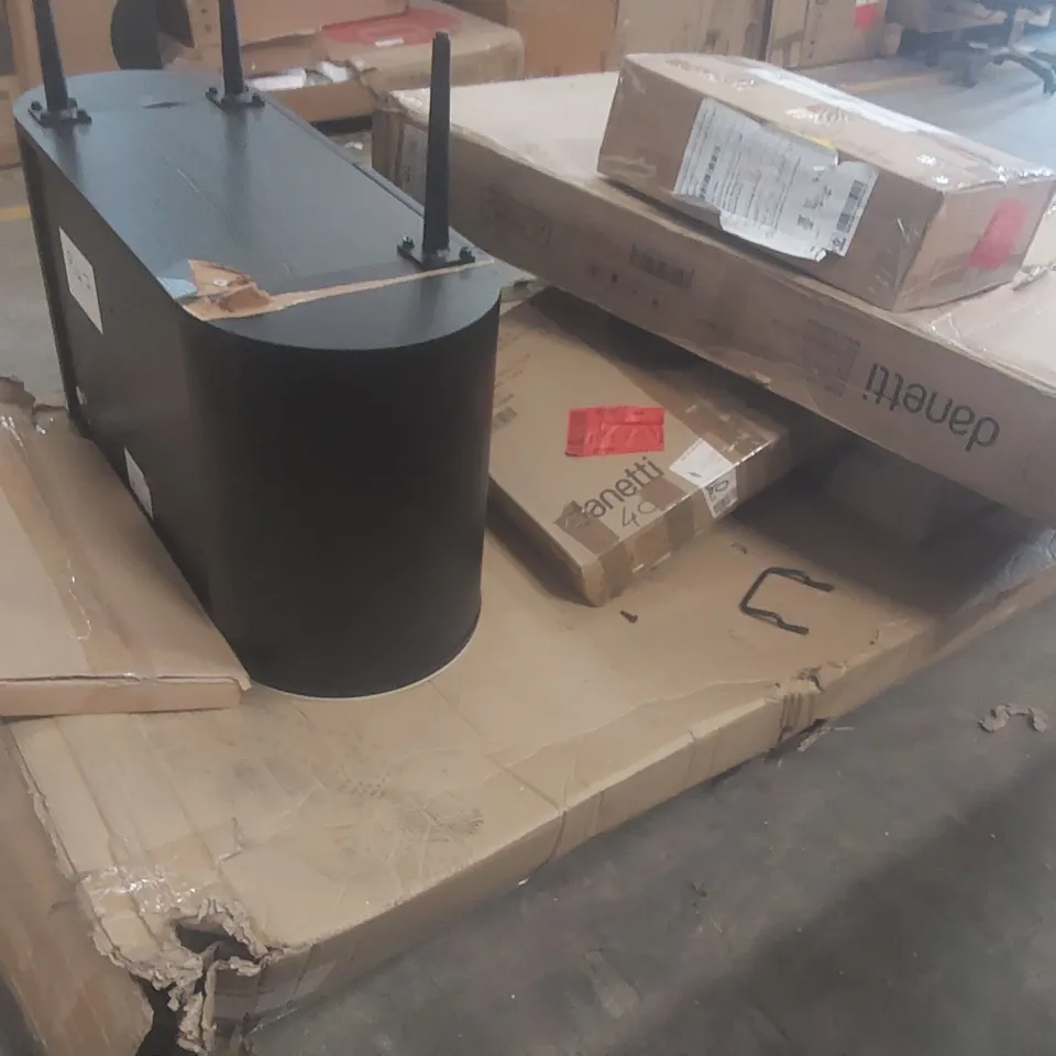 PALLET CONTAINING ASSORTED DANETTI FURNITURE PARTS