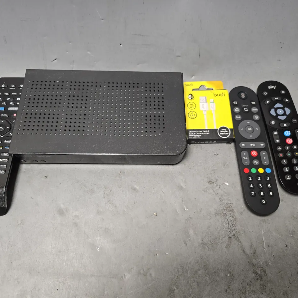 APPROXIMATELY 8 ASSORTED ITEMS TO INCLUDE - EE REMOTE , BUDI CABLE , SKY REMOTE ETC
