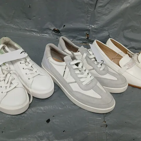 APPROXIMATELY 15 PAIRS OF SHOES IN VARIOUS SIZES, STYLES & COLOURS TO INCLUDE VIONIC, NATURALIZER, GEORGE, ETC