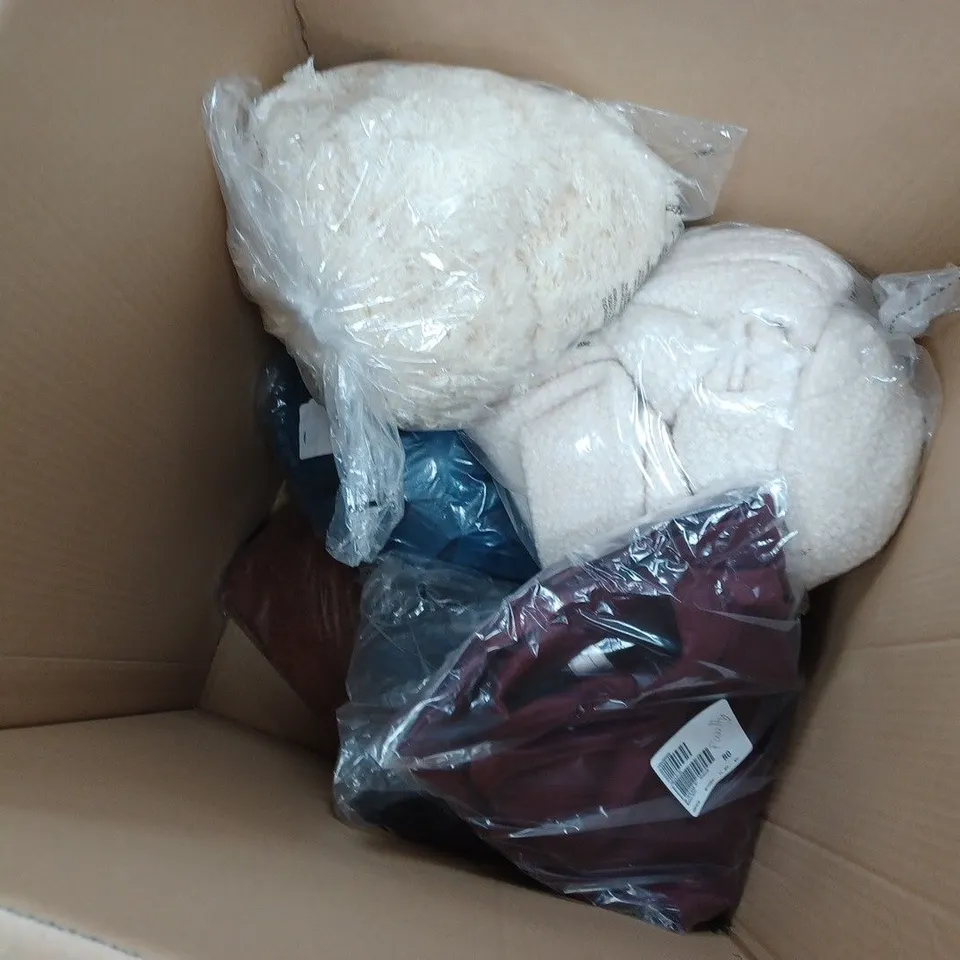 LARGE QUANTITY OF ASSORTED CLOTHING TO INCLUDE PJ SET, JACKET, GILET, ETC